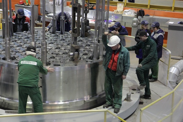 «Атоммаш» завершил сборку внутрикорпусных устройств реактора для первого энергоблока БелАЭС