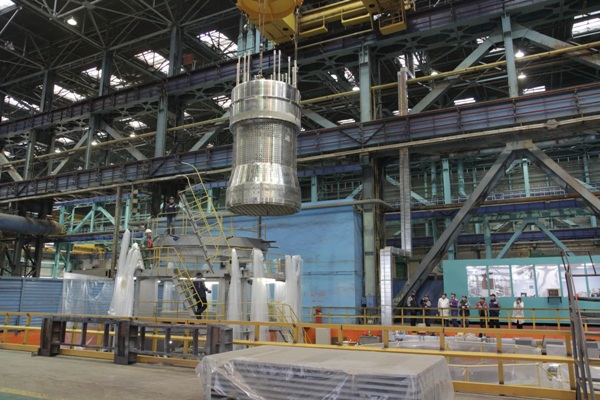 «Атоммаш» завершил сборку внутрикорпусных устройств реактора для первого энергоблока БелАЭС