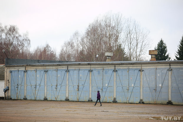 Военные выставили на аукцион бункер на случай ядерной войны, хранилища и КПП в Минской области